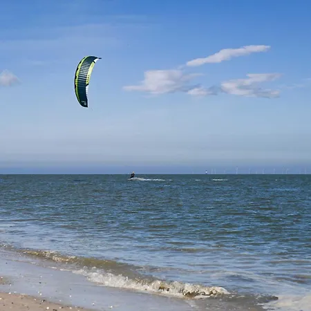 Sleep Space 21 - Green Tiny Spot Schillig